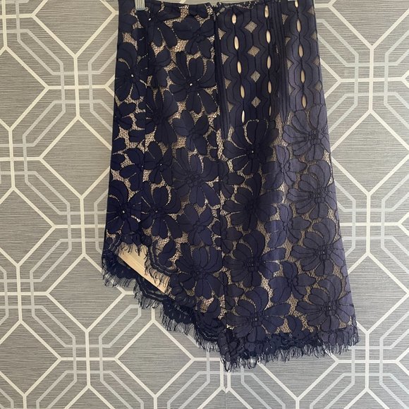 SUGAR + LIPS SKIRT‎ SIZE SMALL - Picture 2 of 6